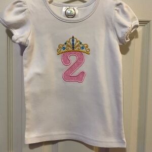 Embroidered appliqués white Size 2T t-shirt NWOT